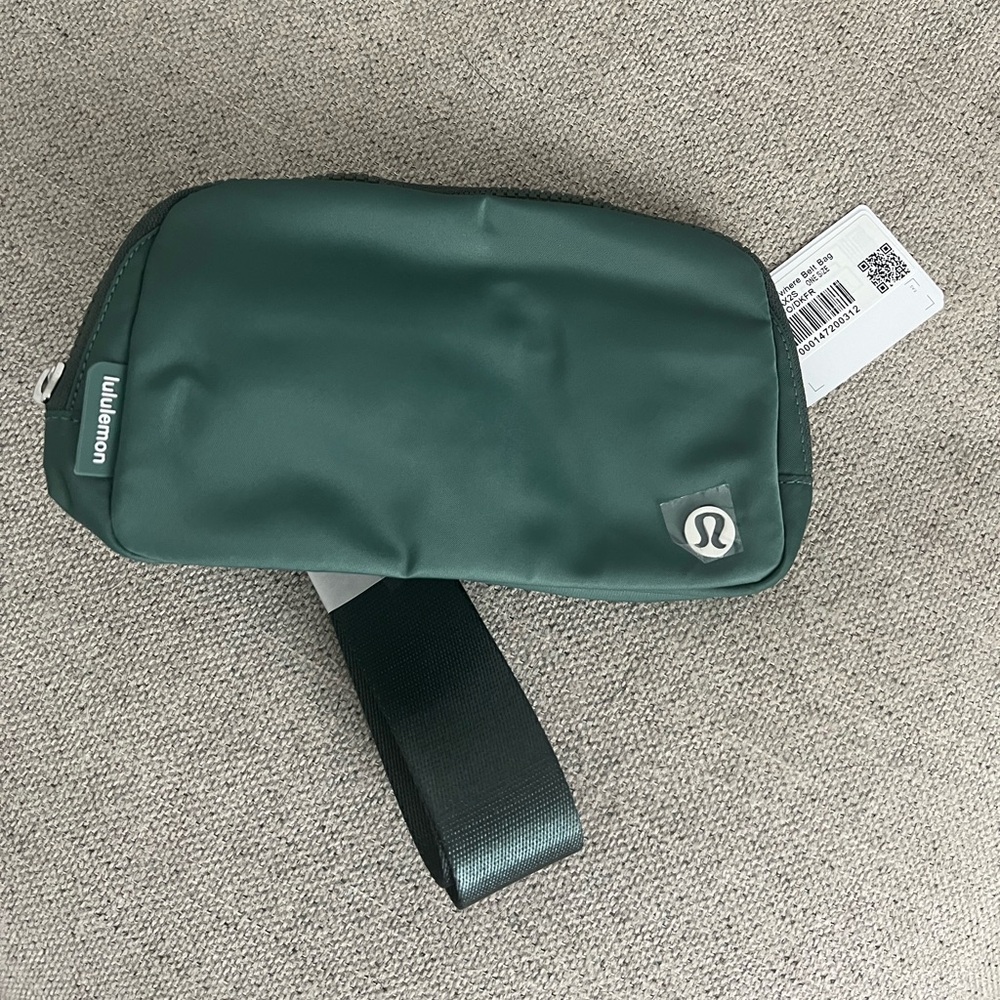 Lululemon Wear Everywhere Belt Bag- Dark Forest